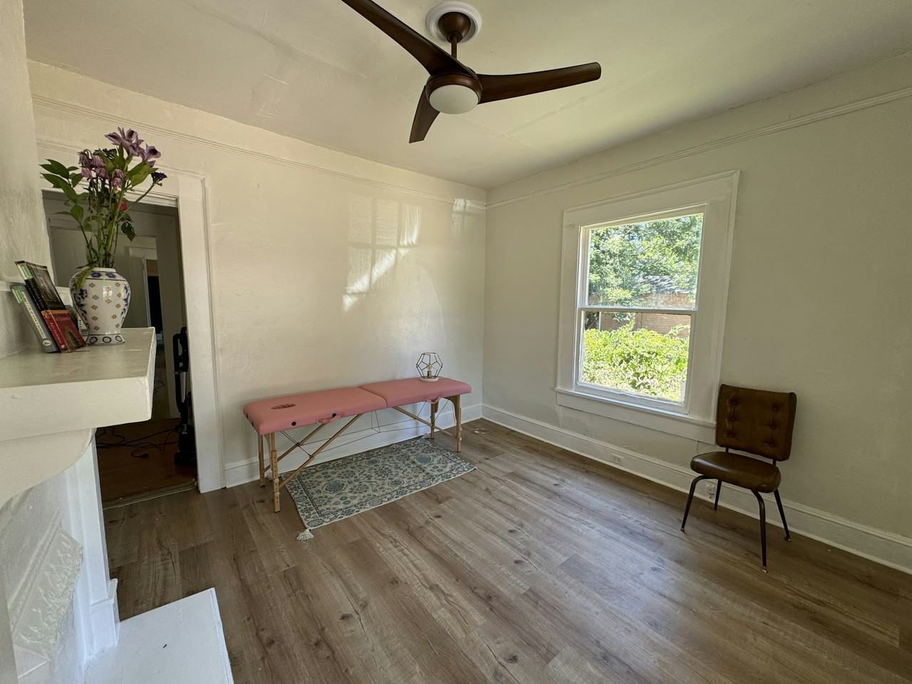 121 East Tinsley Street, Unit B - Photo 2 of 4