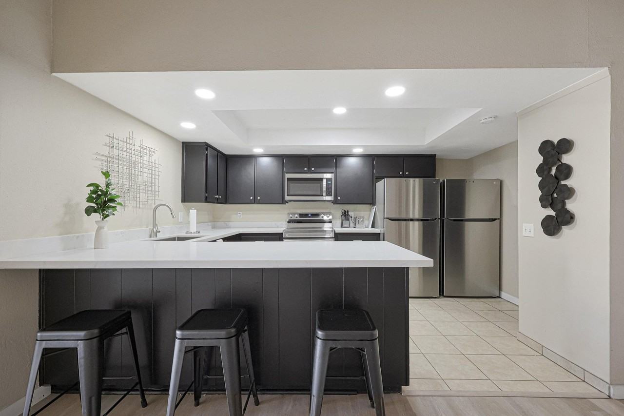 North 26th Avenue - Photo 6 of 9