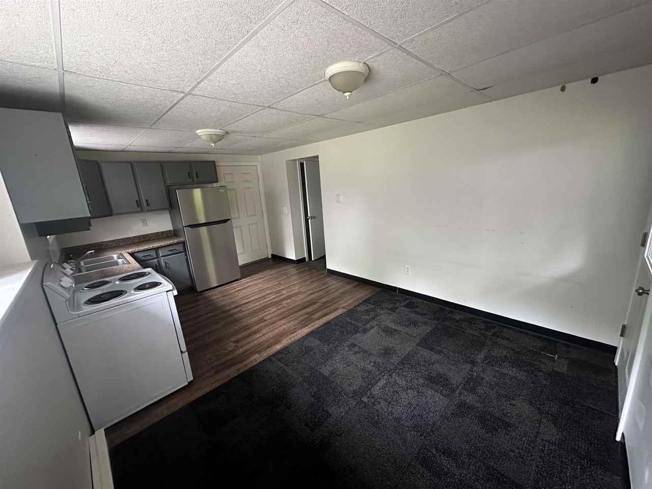 8 Lilac Ln ##4 - Photo 2 of 4