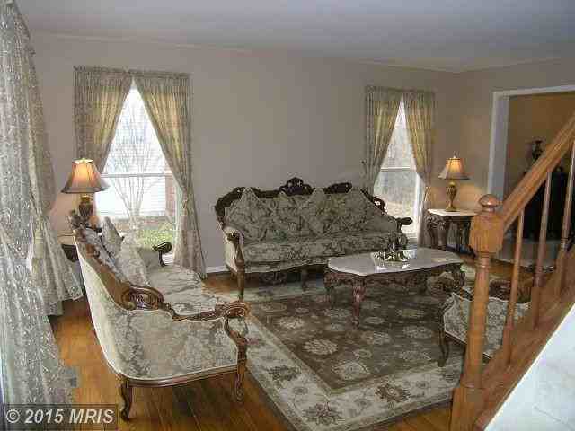 13910 Stonefield Dr - Photo 3 of 15