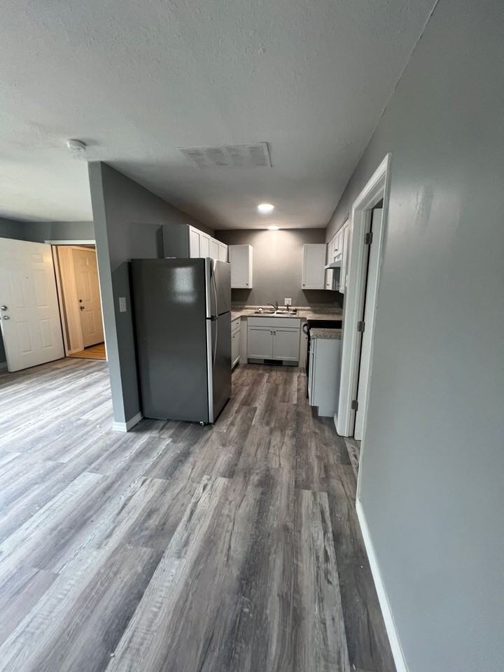 2305 N Prospect Ave - Photo 4 of 13