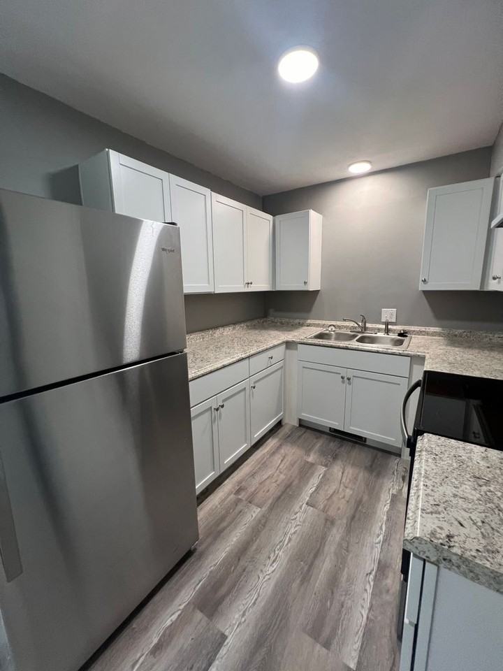 2305 N Prospect Ave - Photo 5 of 13