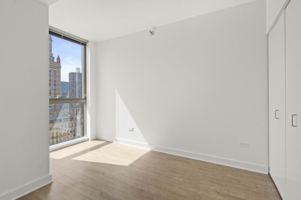 201 N Garland Ct - Photo 2 of 22