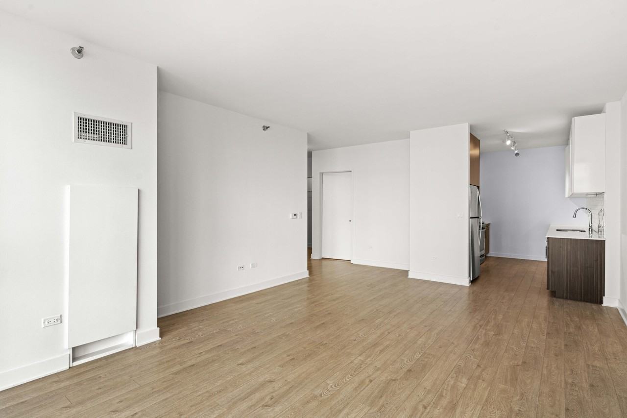 201 N Garland Ct #1-1 - Photo 3 of 34