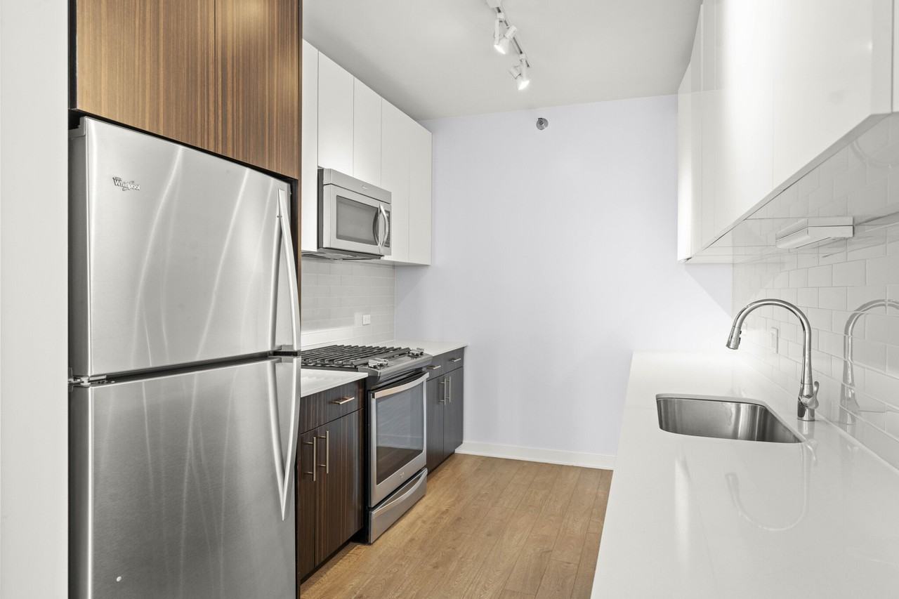 201 N Garland Ct #1-1 - Photo 4 of 34