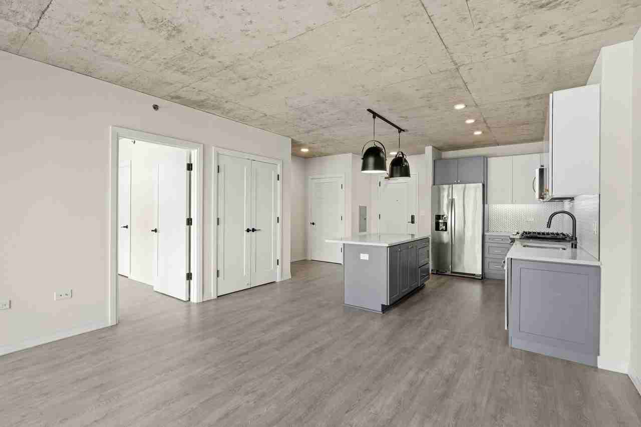 169 W Huron St #1-1 - Photo 2 of 26