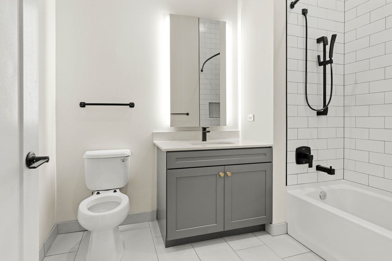 169 W Huron St #2-2 - Photo 7 of 23