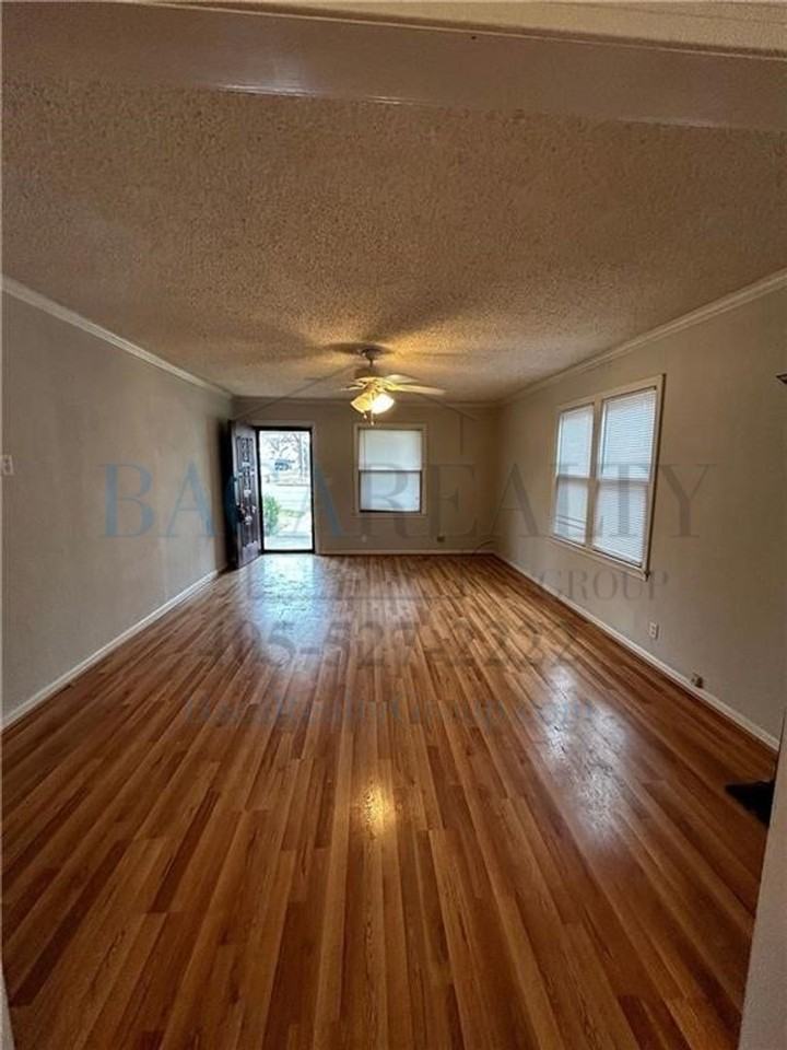 719 S Rock Island Ave - Photo 4 of 16