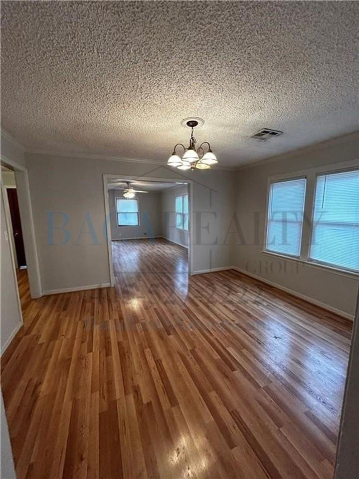 719 S Rock Island Ave - Photo 5 of 16