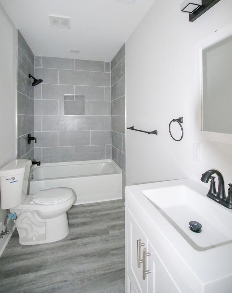 1113 East 69th Street - Photo 3 of 23