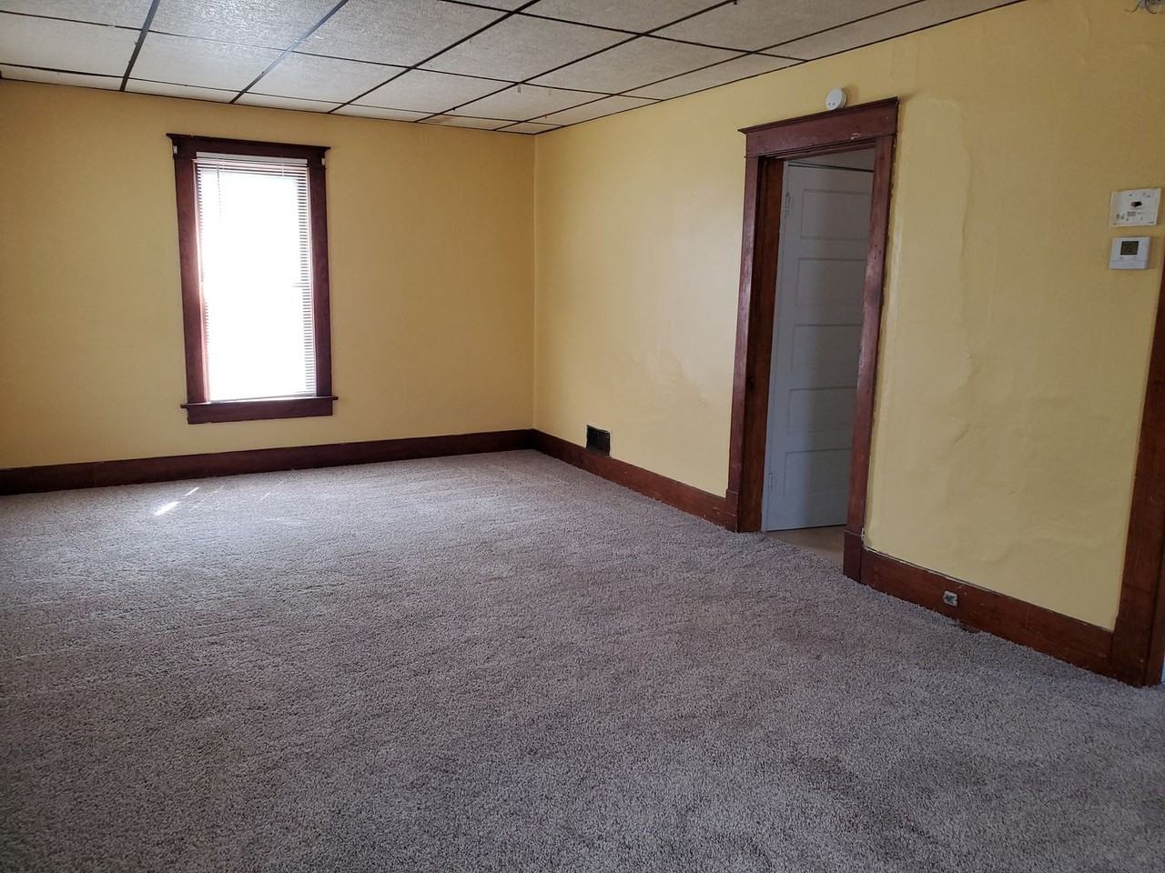 215 Se 17th St - Photo 2 of 21