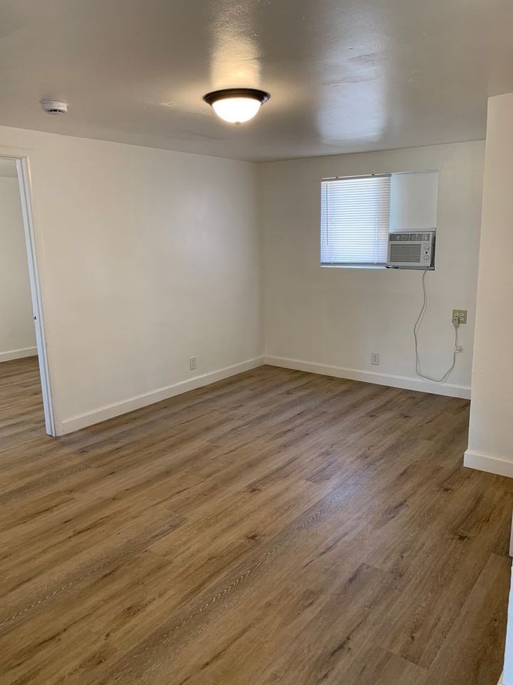 936 1/2 Santa Fe Ave - Photo 2 of 9