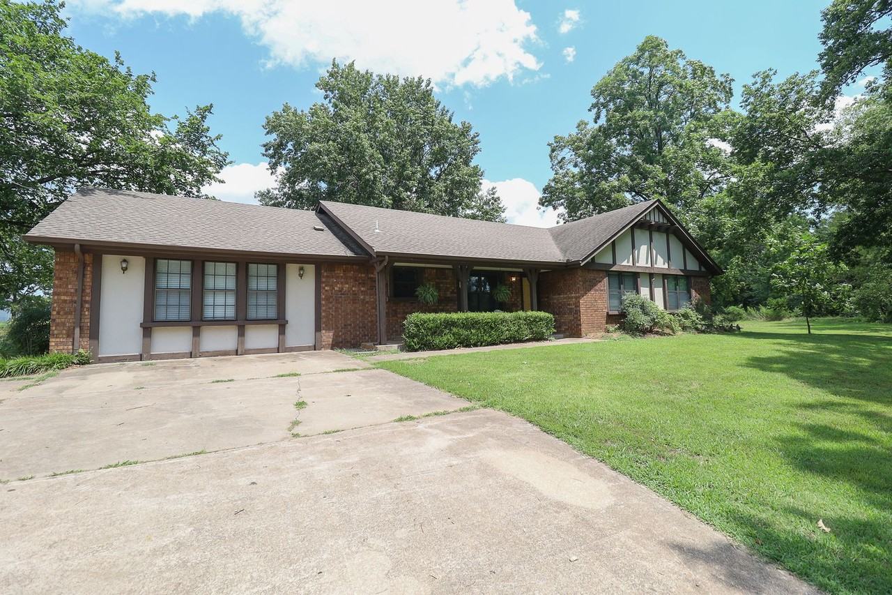 12301 S Elwood Ave - Photo 2 of 34