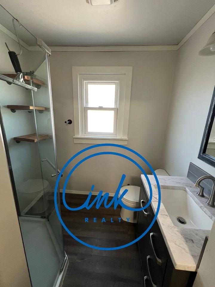 217 Broadway Ave - Photo 5 of 8