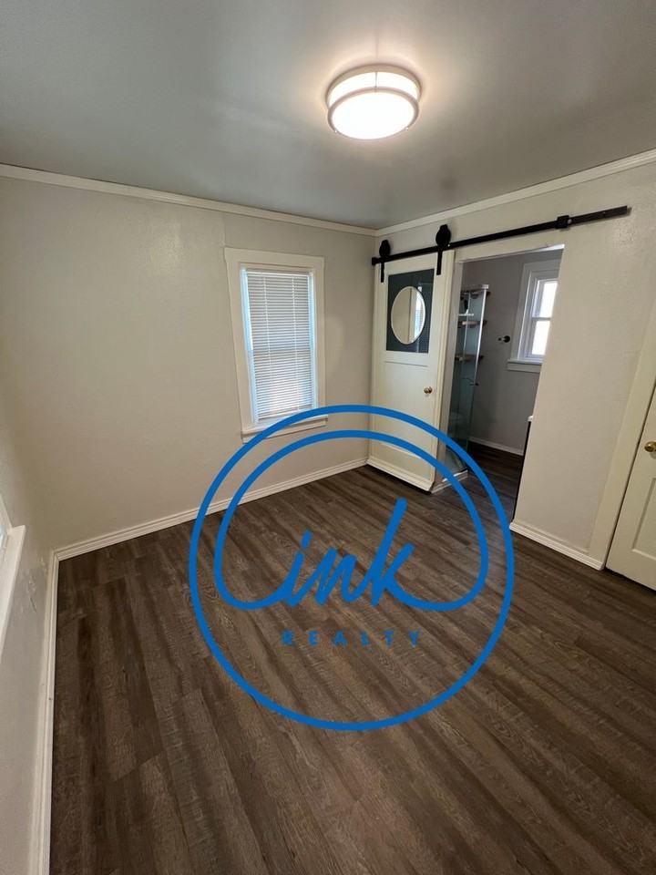 217 Broadway Ave - Photo 6 of 8