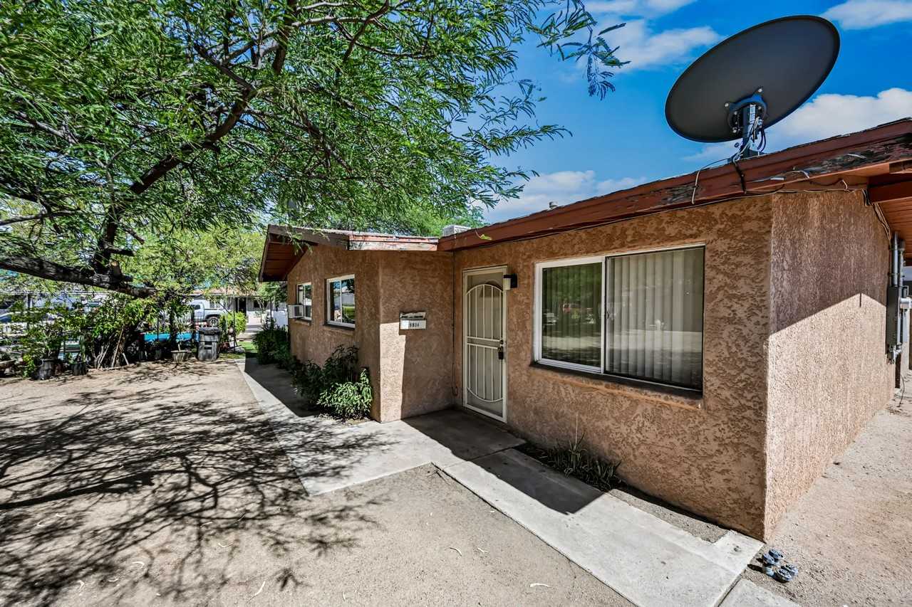 9834 N 18th Ave - Photo 2 of 14