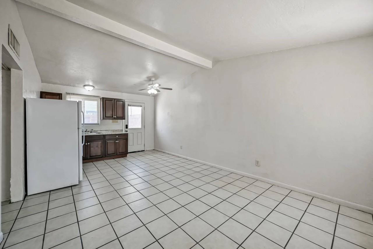 9834 N 18th Ave - Photo 3 of 14