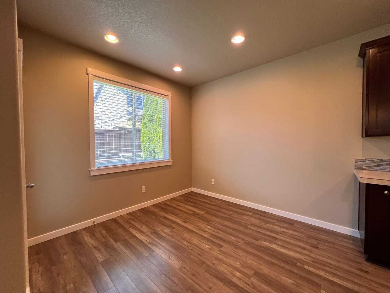 503 N 41st Ave - Photo 6 of 24