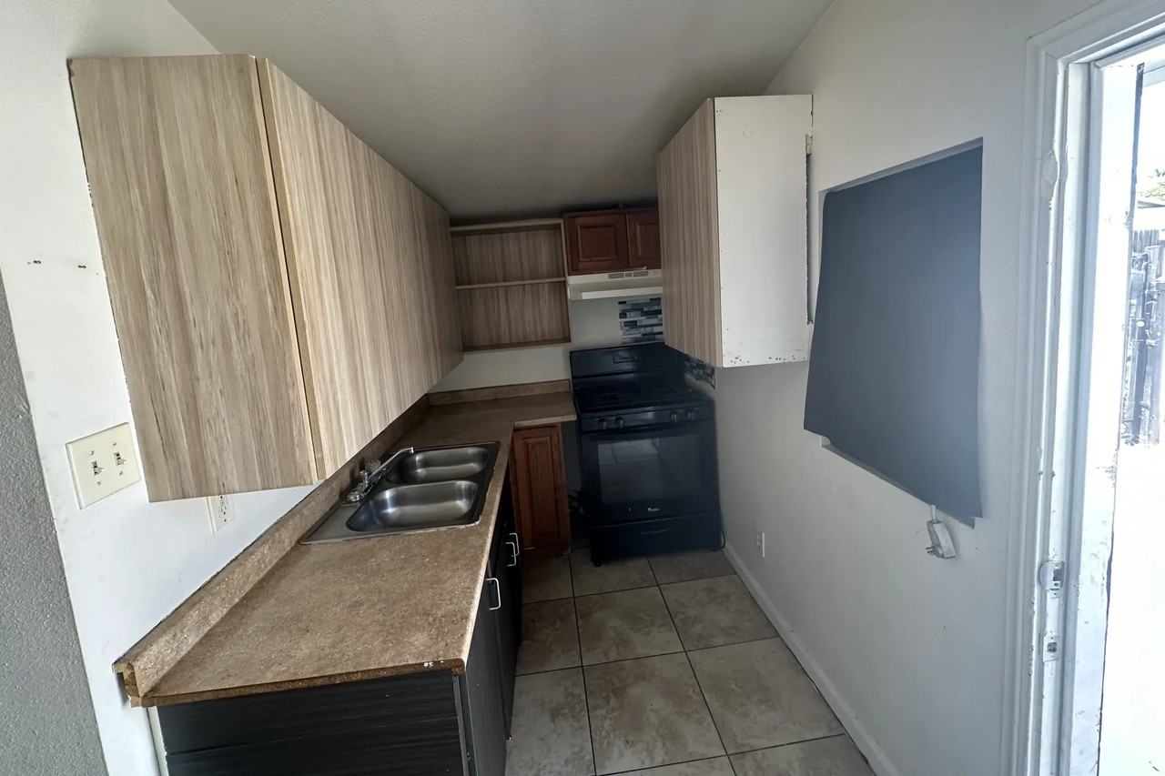 517 E Nocta St - Photo 2 of 6