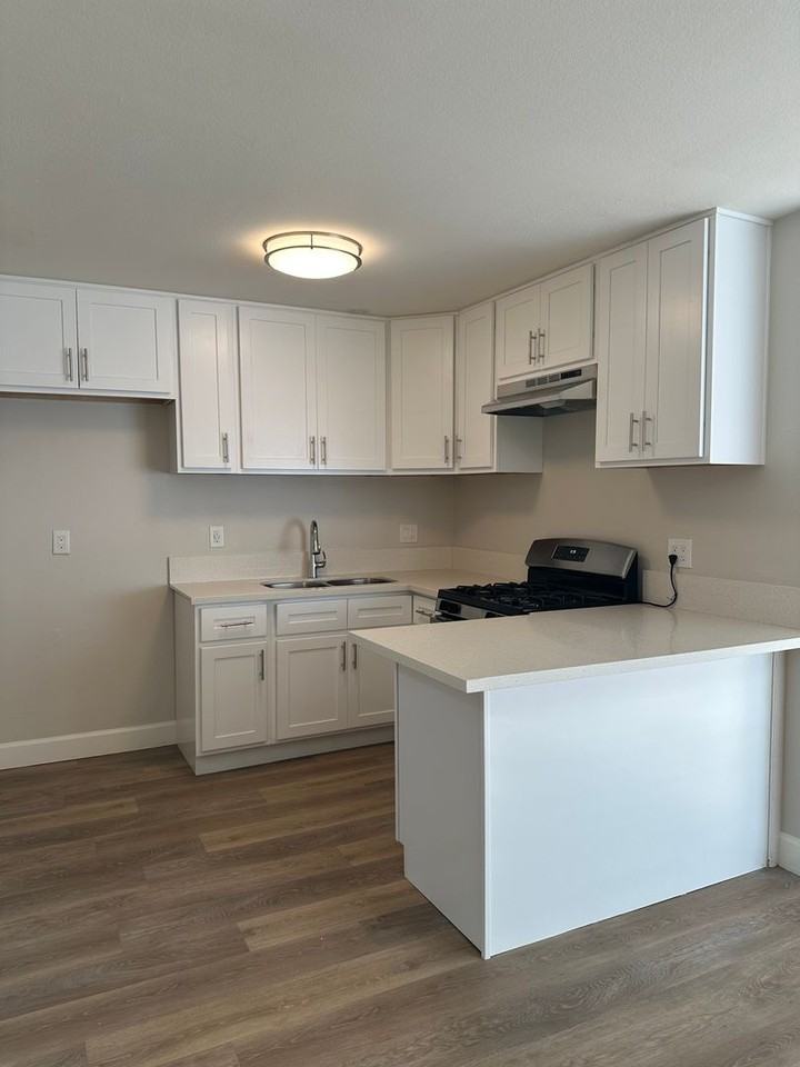 El Presidio Apartments - Photo 4 of 21