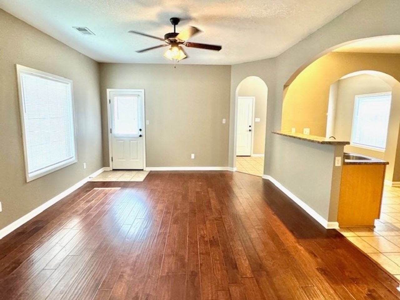 7014 Wynne Ridge Rd S - Photo 3 of 12