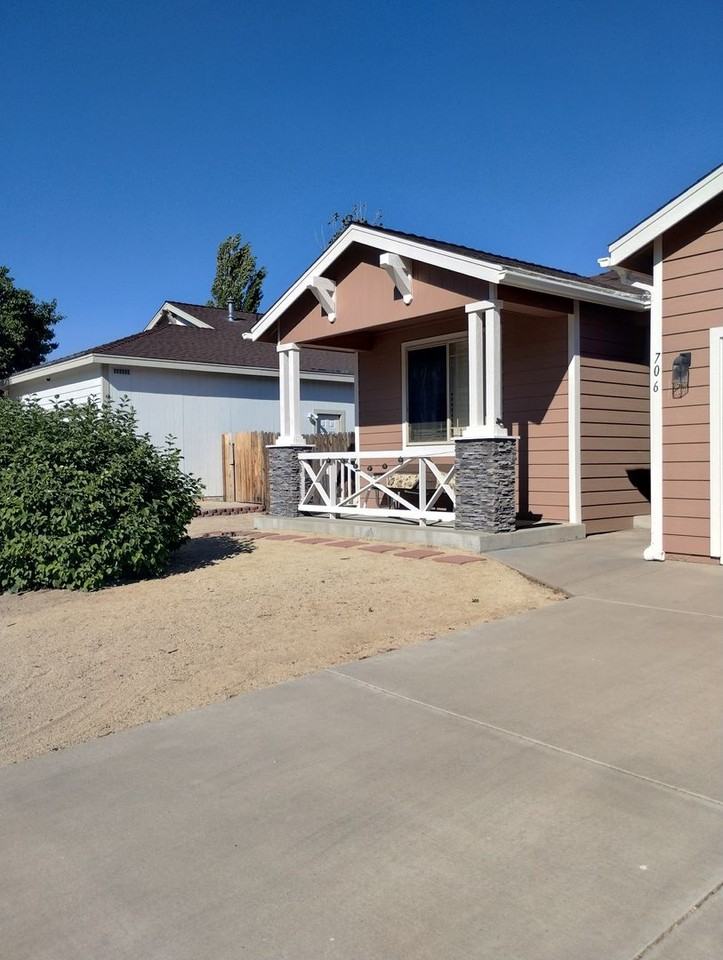 706 Red Jacket Dr - Photo 3 of 20