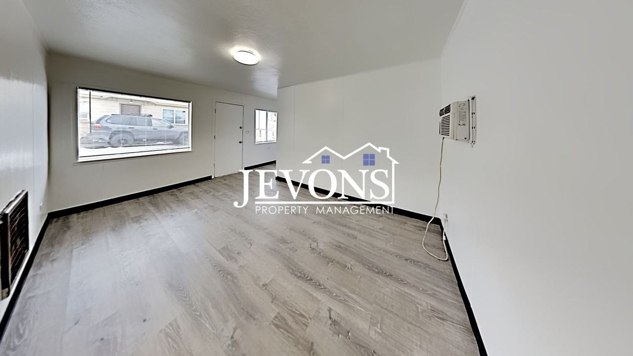 807 N 1st St - Photo 5 of 50