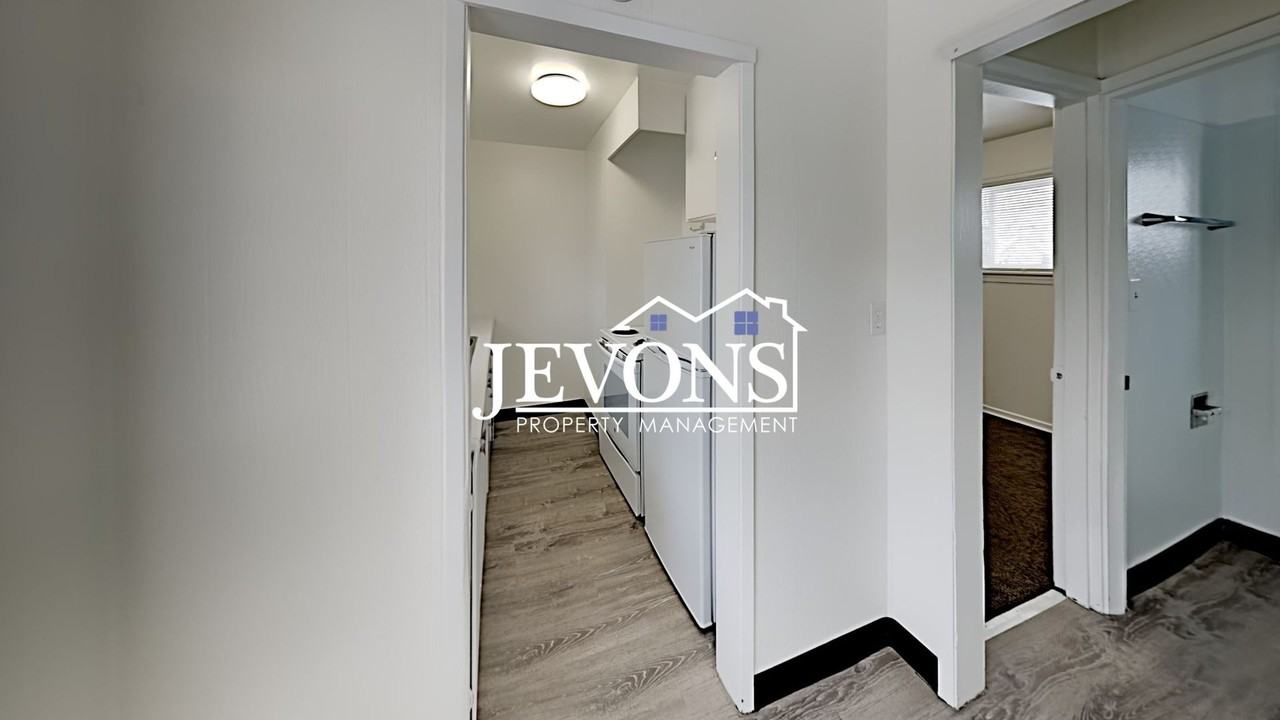 807 N 1st St - Photo 7 of 50