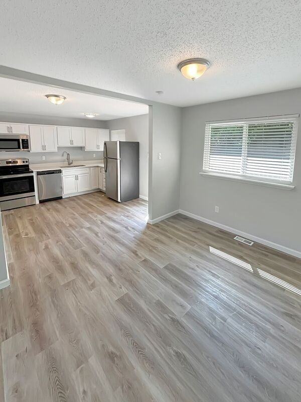 12687 Tremblewood Dr - Photo 3 of 18