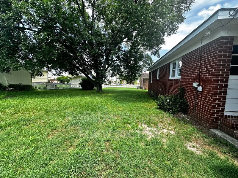 584 N Fayetteville St - Photo 2 of 6