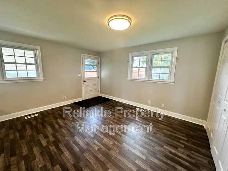 584 N Fayetteville St - Photo 4 of 6