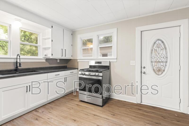 341 Park Ave - Photo 2 of 19