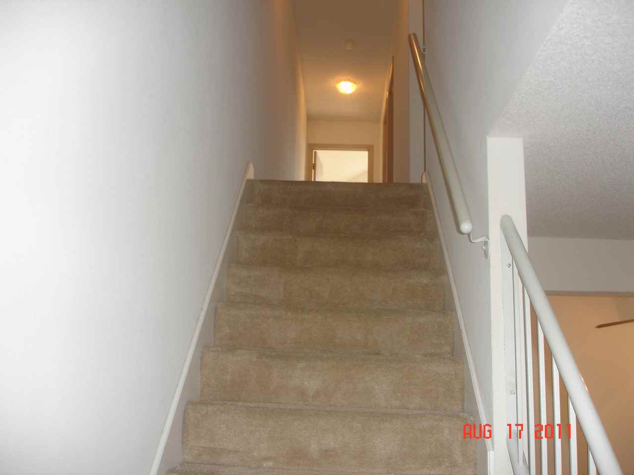 1206 Pebblecreek Dr - Photo 2 of 8