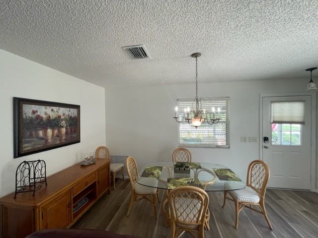 1919 Stafford Ave - Photo 2 of 12