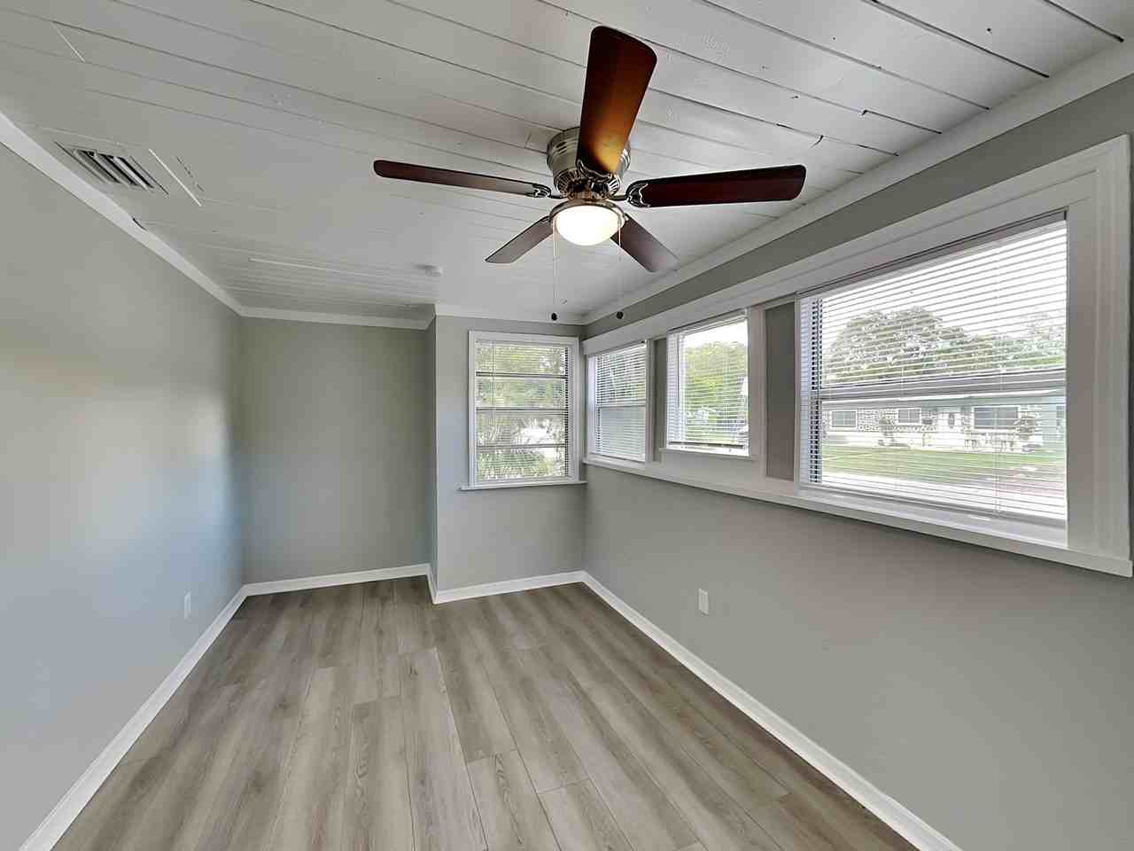 1743 30th St S - Photo 2 of 17