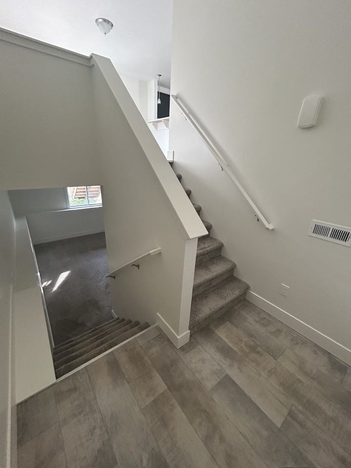 1220 Chapel Hill Dr - Photo 2 of 10