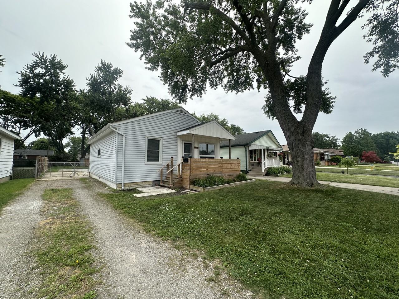 1634 Westminster Ave - Photo 2 of 21