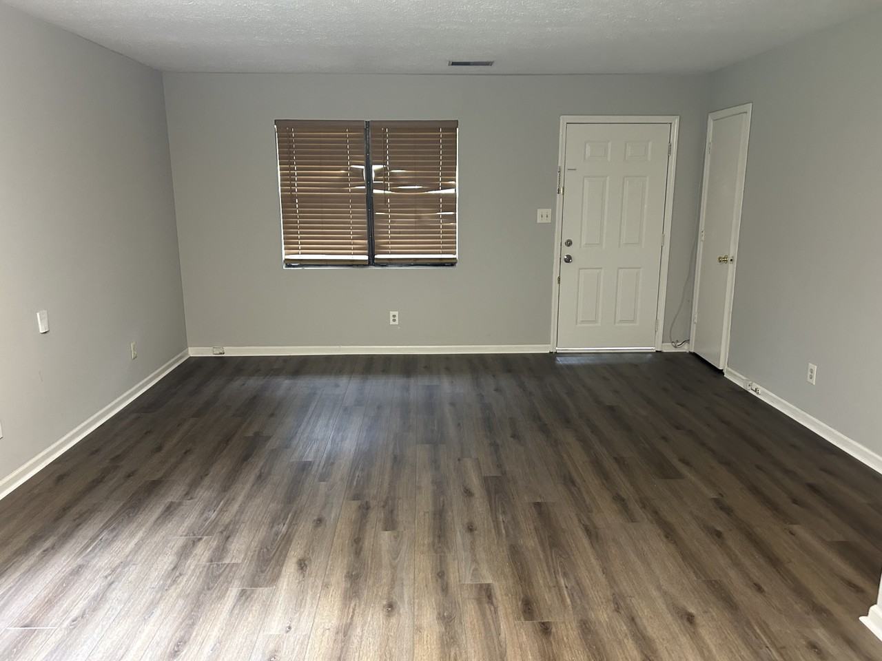 106 Hillpine Trl - Photo 2 of 5