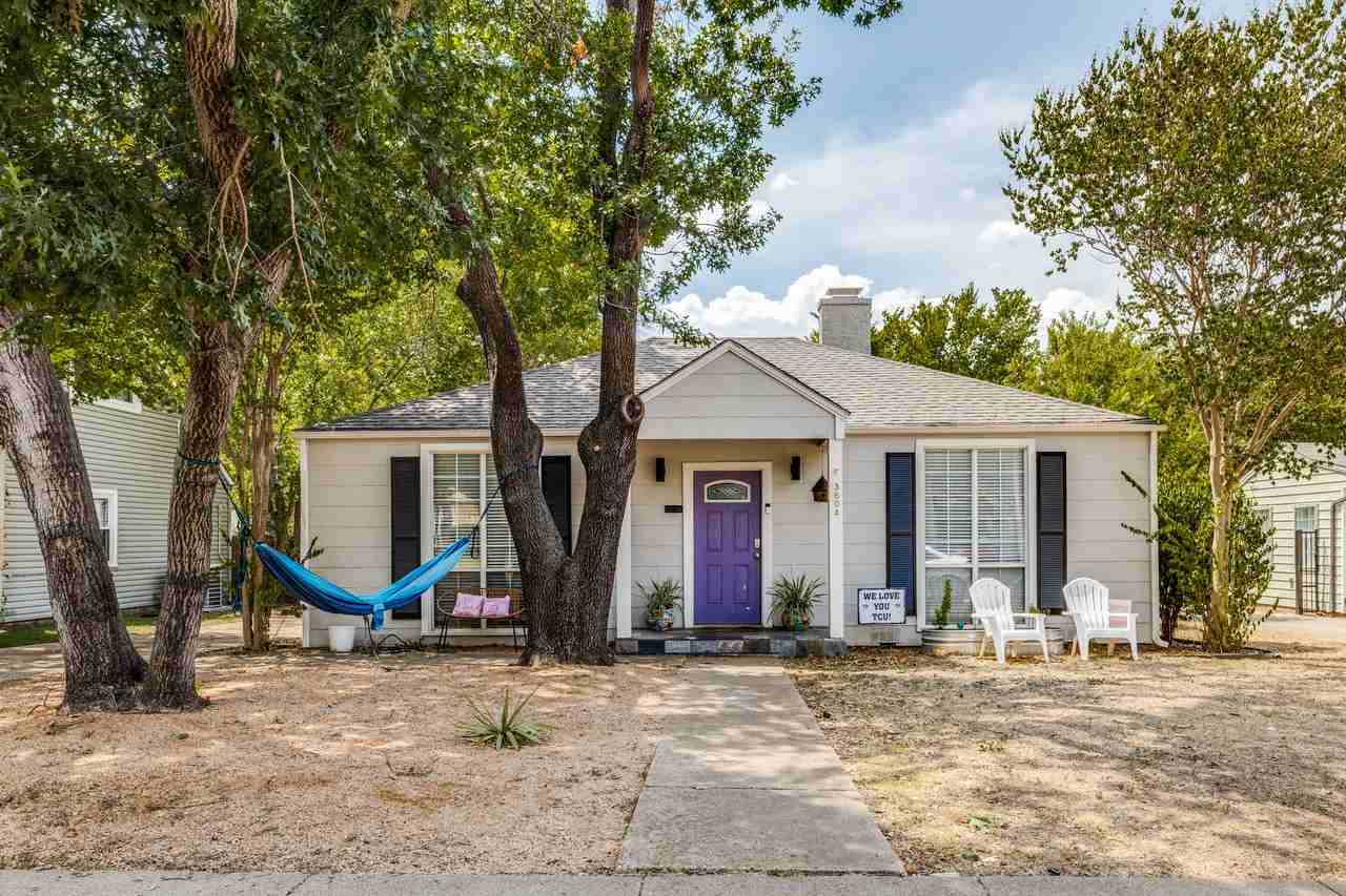 3604 Stadium Dr - Photo 2 of 25