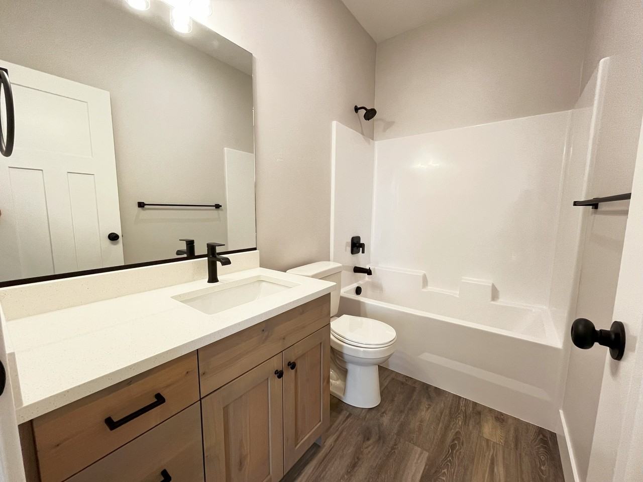 4811 Legacy Village Ln - Photo 5 of 16