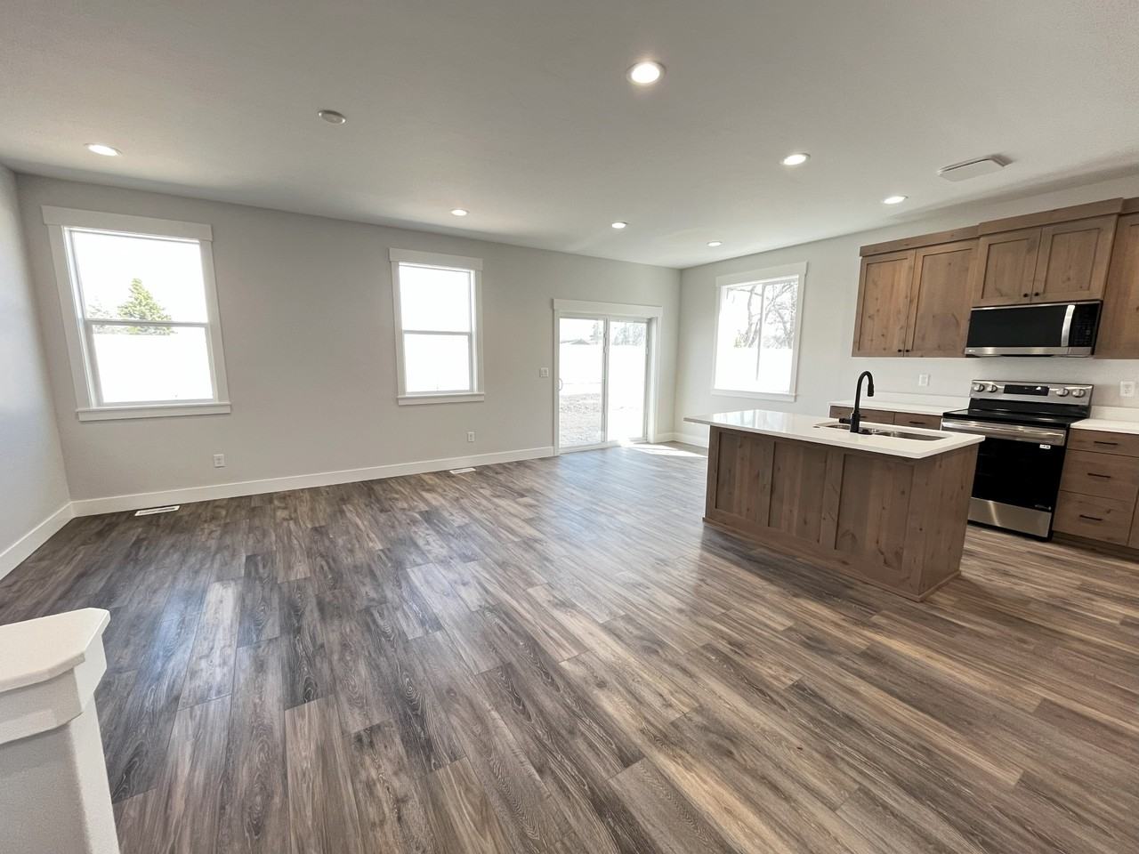 4811 Legacy Village Ln - Photo 6 of 16