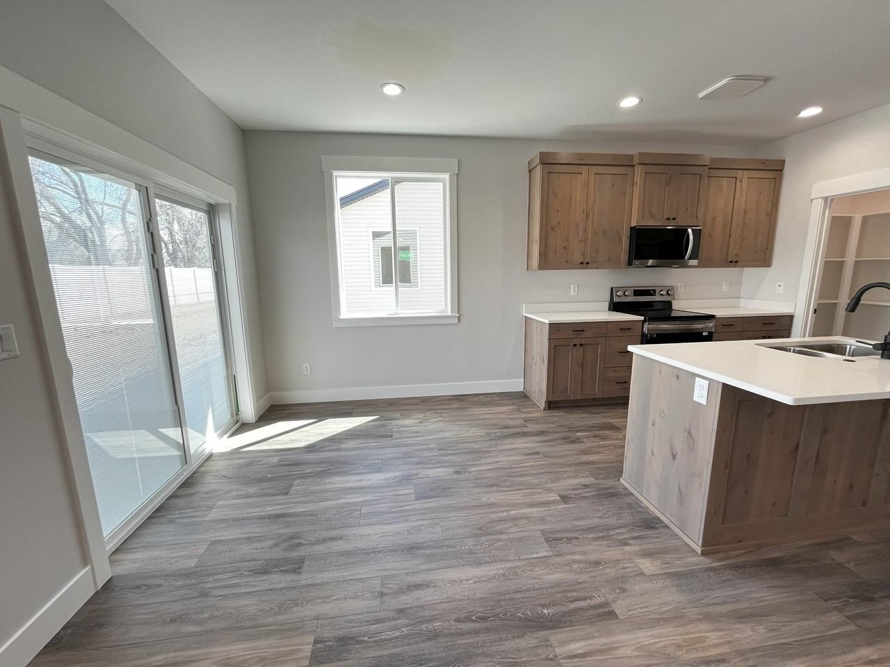 4811 Legacy Village Ln - Photo 7 of 16