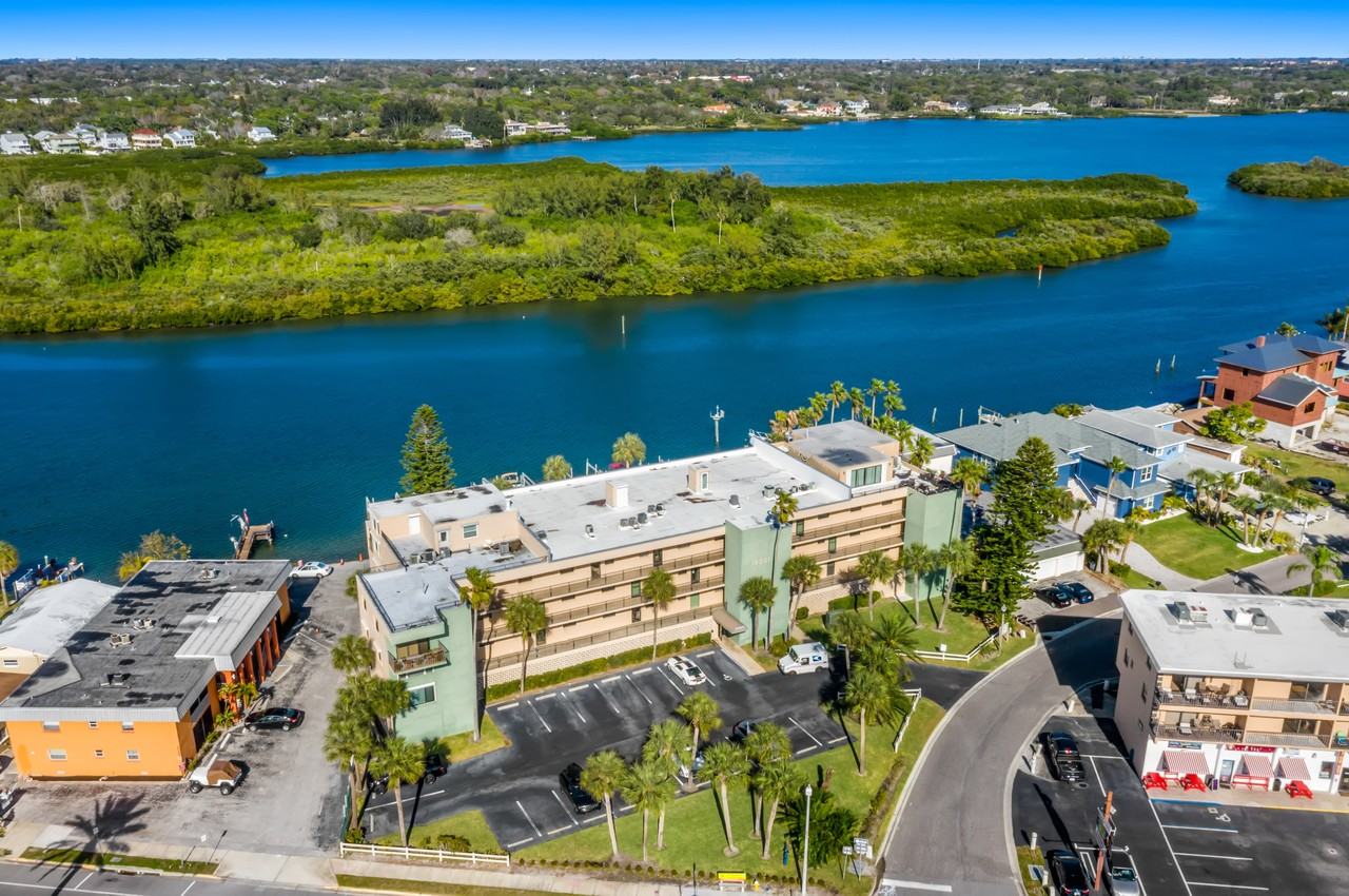 18201 Gulf Blvd #205 - Photo 2 of 32