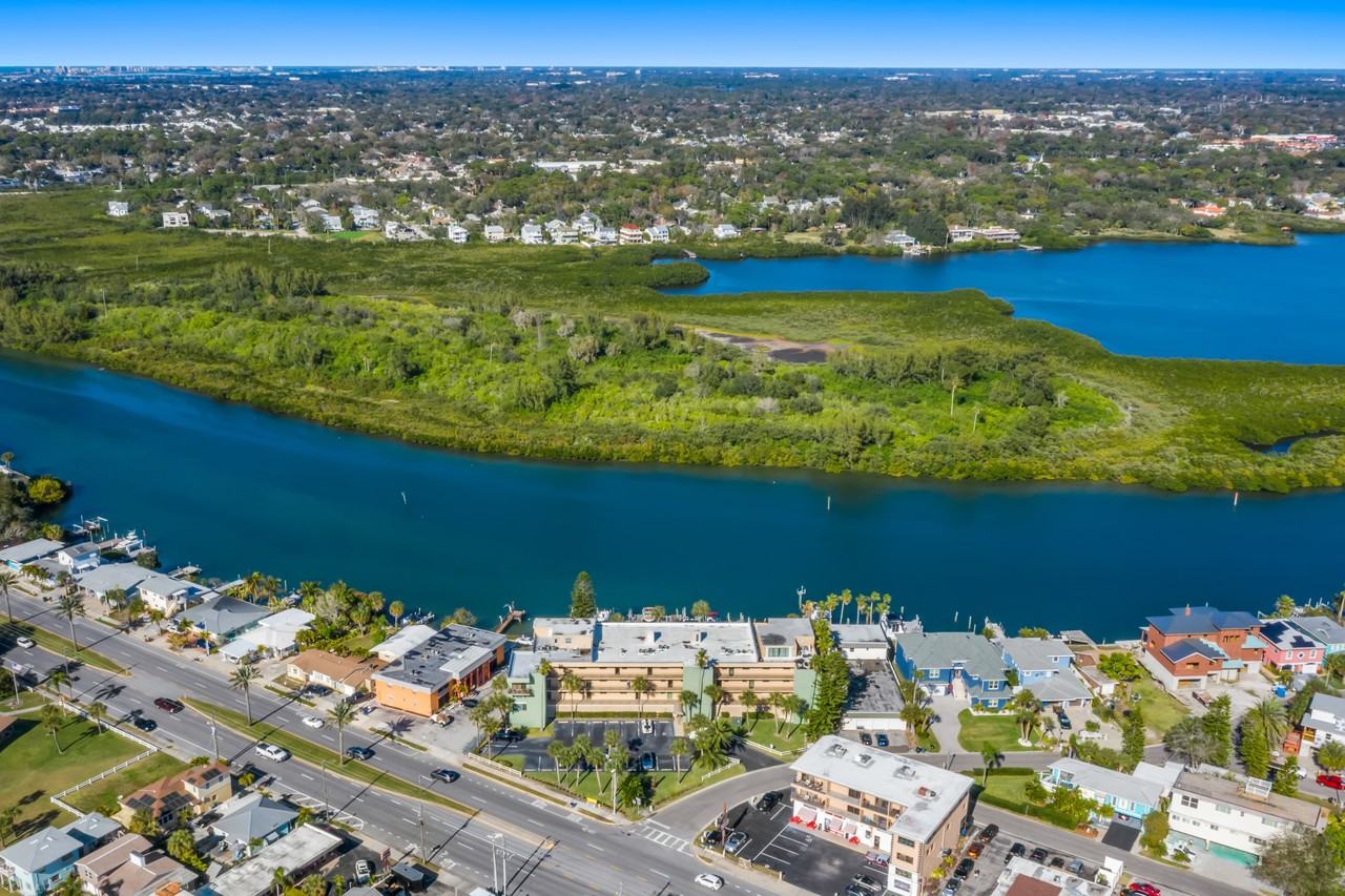 18201 Gulf Blvd #205 - Photo 3 of 32