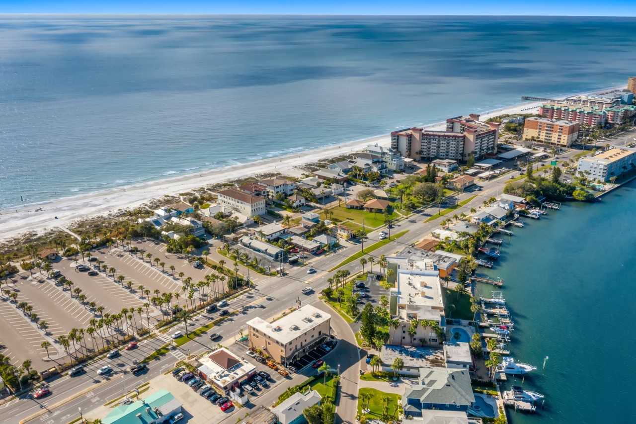 18201 Gulf Blvd #205 - Photo 5 of 32