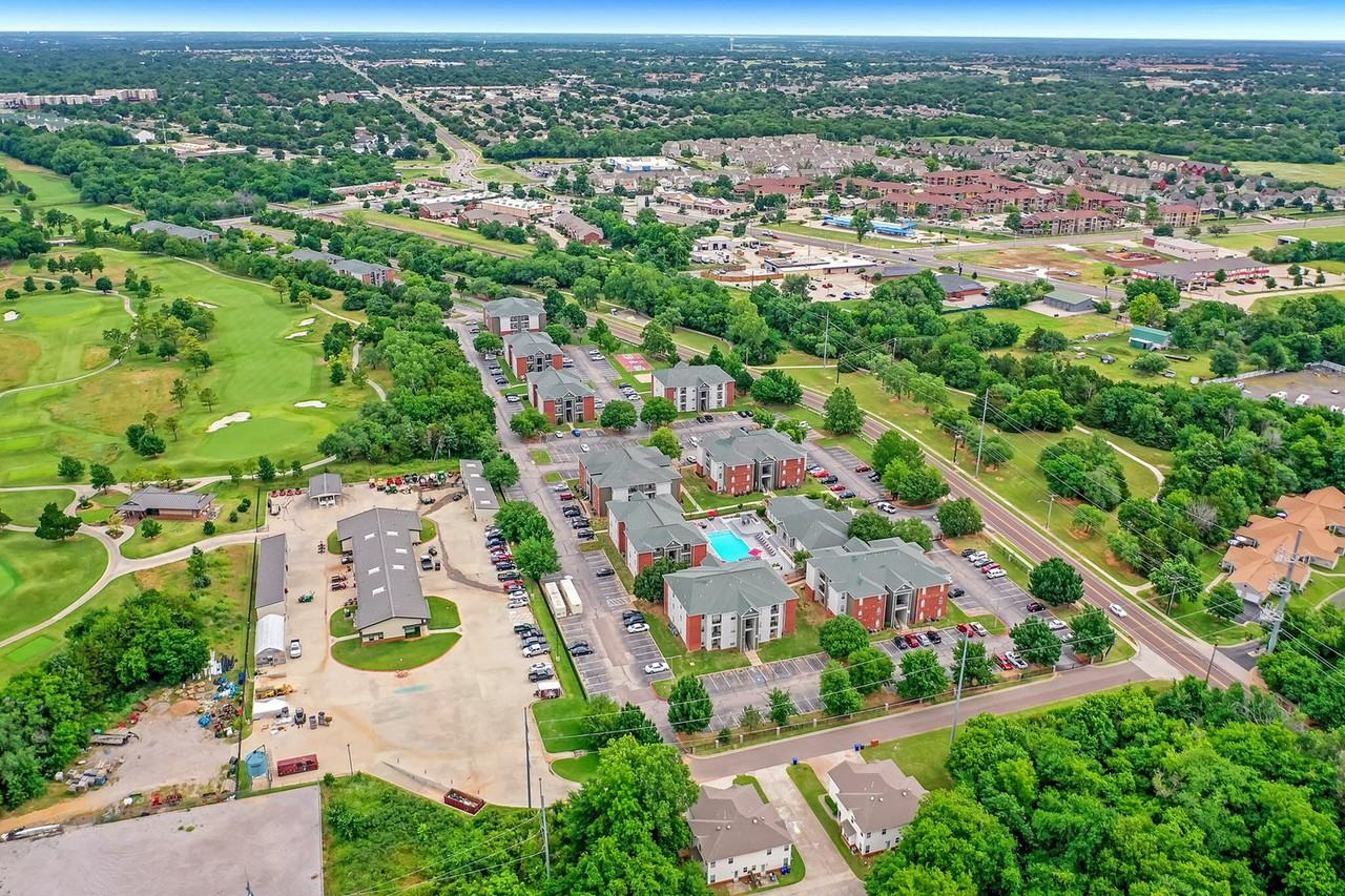 The 2900 - Photo 4 of 24