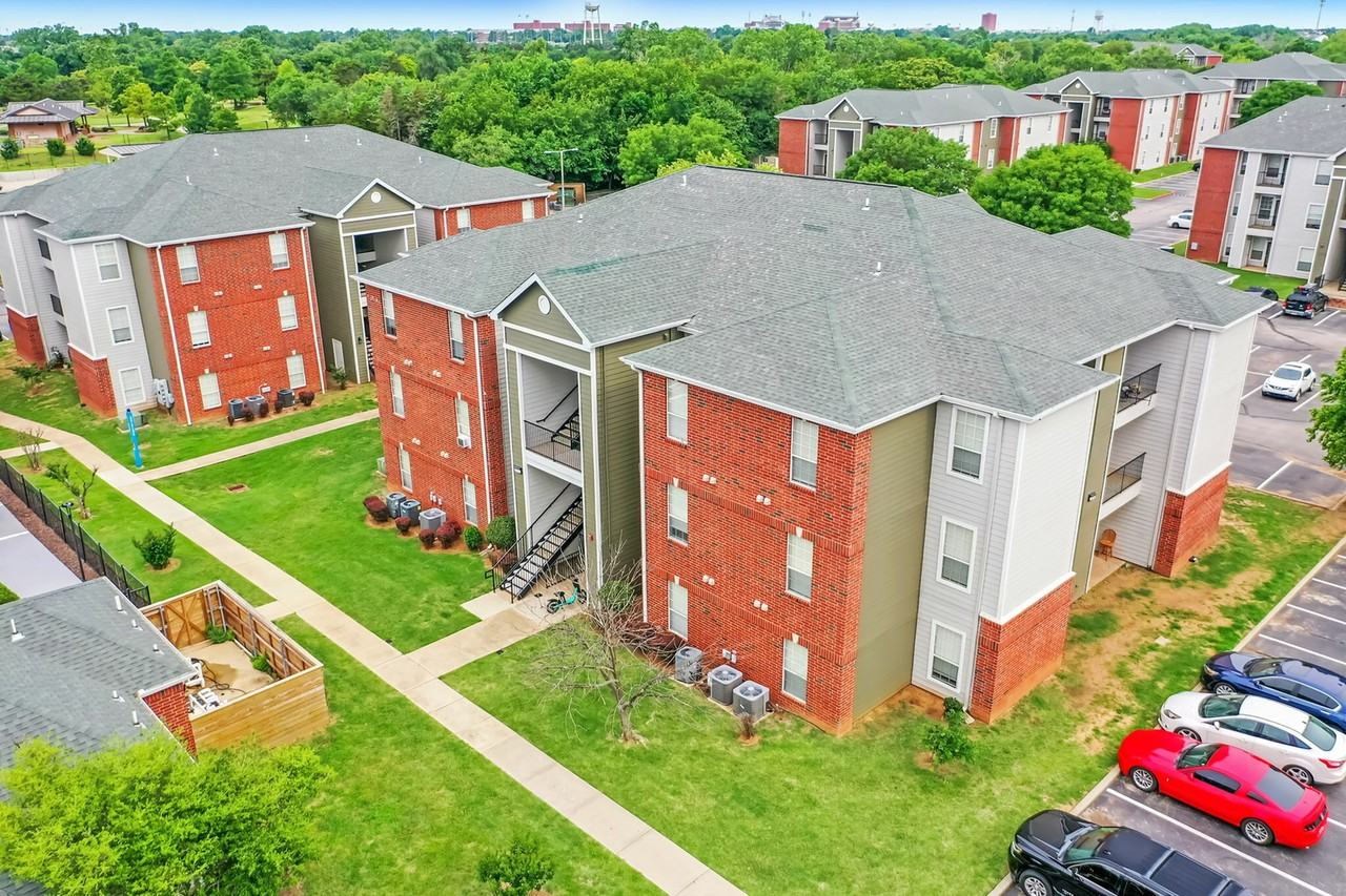 The 2900 - Photo 3 of 24