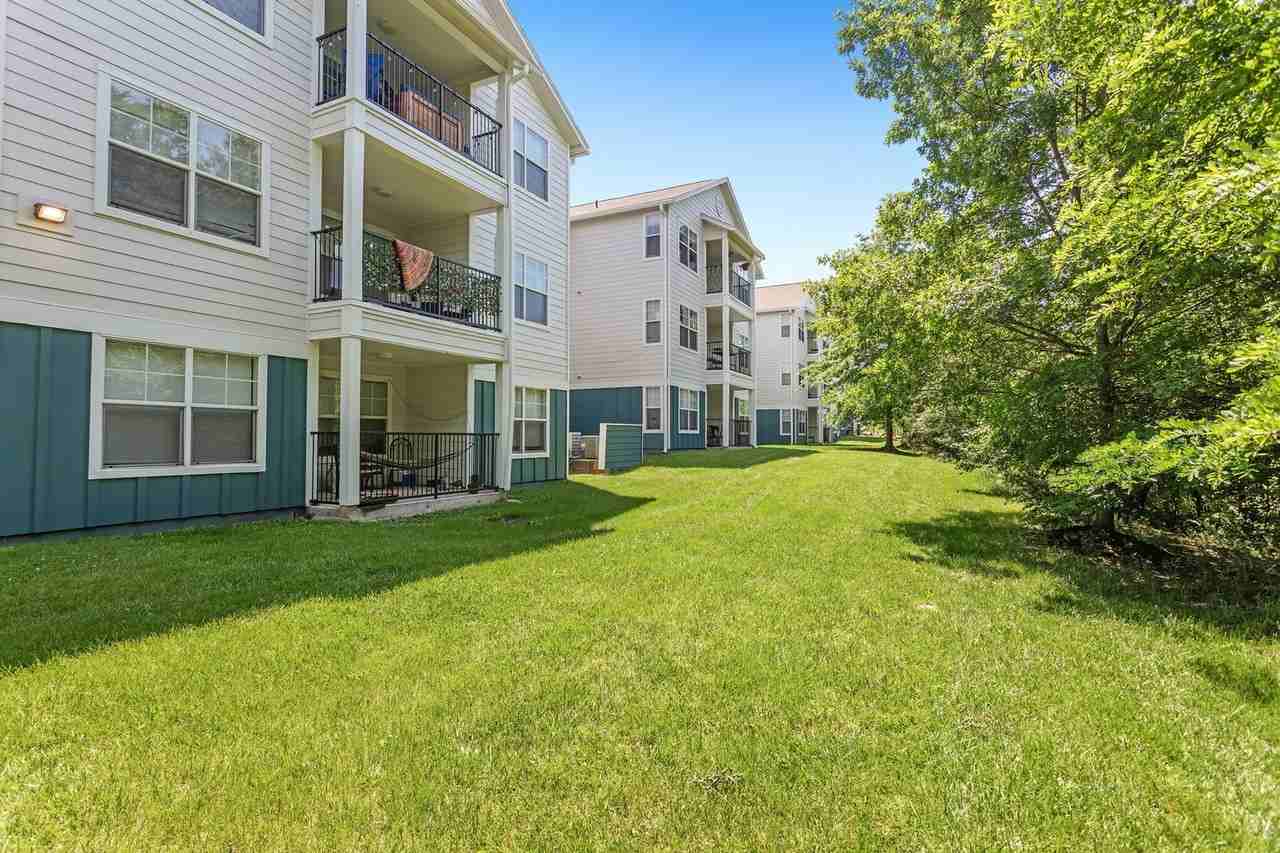 Campus Lodge - Photo 7 of 44