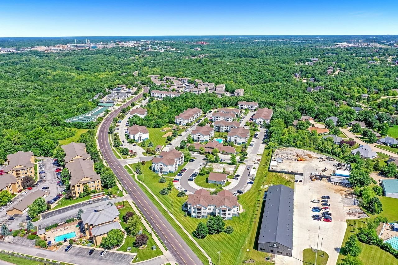 Campus Lodge - Photo 3 of 44