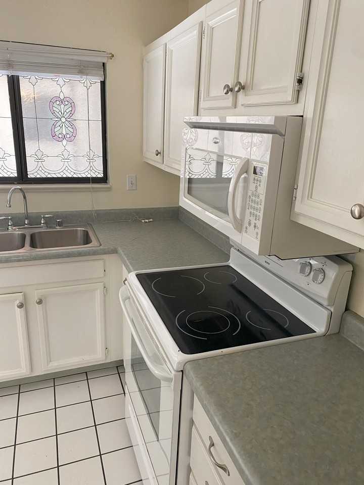 3231 Lakeside Dr #NA - Photo 2 of 10